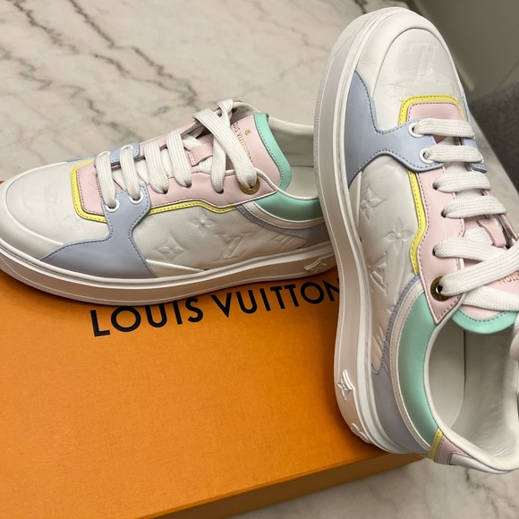 Time out LV sneakers - Picture 2 of 4